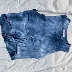 cropped sleeveless shirt